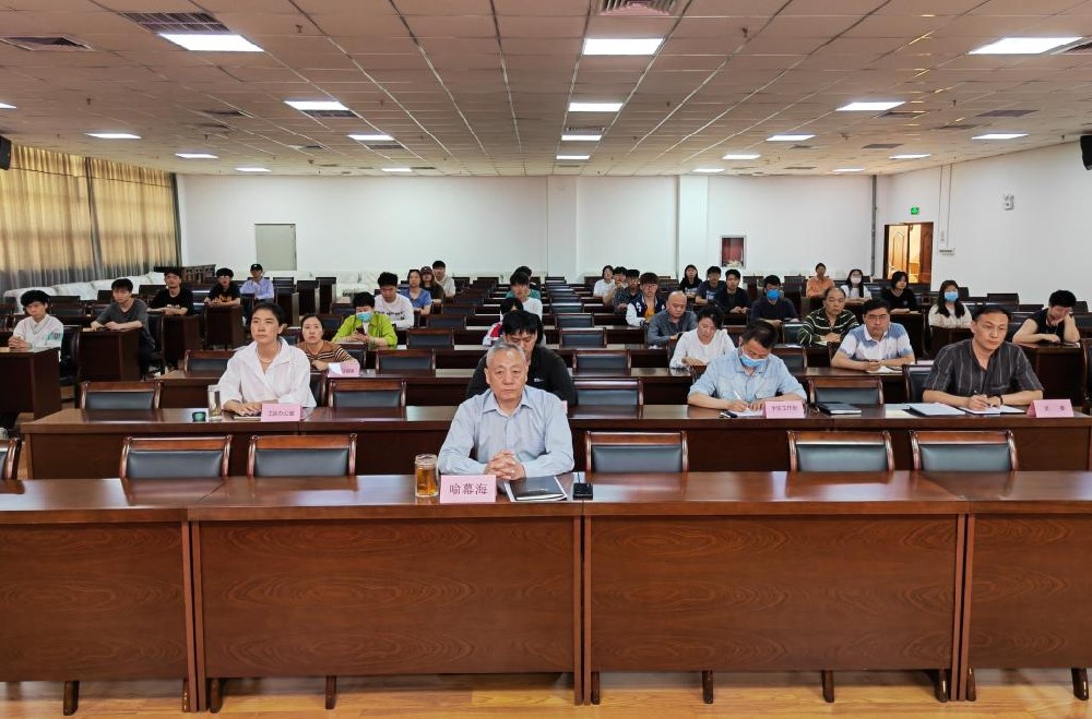 河南建筑职业技术学院组织收听收看全省青少年学生读书行动启动仪式暨中小学书香校园建设现场会