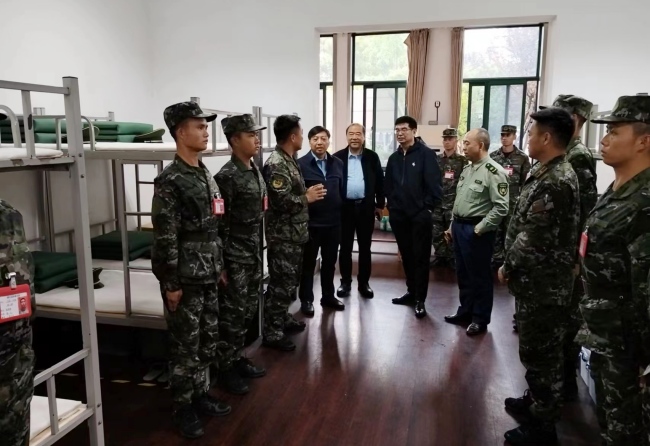 开封大学校领导带队赴浙江武警某部开展入伍新兵回访工作