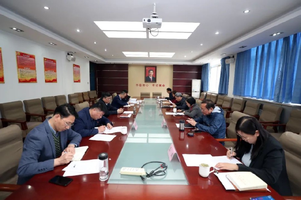 黄河科技学院党委会认真学习习近平总书记回信和重要讲话精神 研究主题教育相关工作