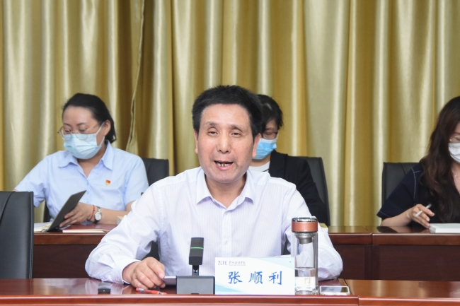 郑州财经学院副校长张顺利为教师党员讲授专题党课