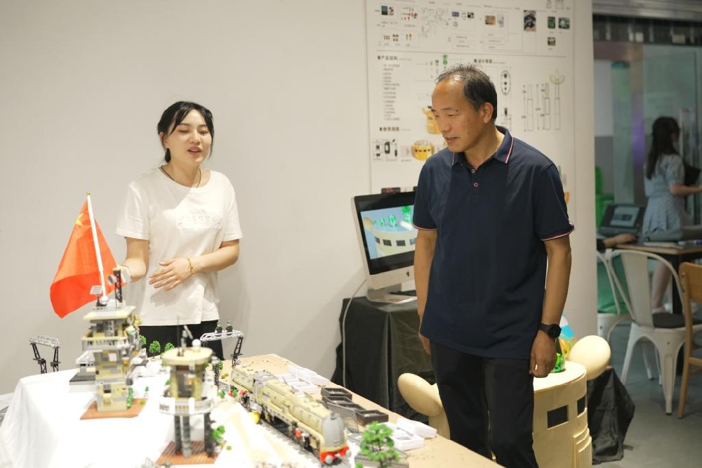中原工学院智能服饰与服装学院产品设计专业2024届毕业作品展开幕