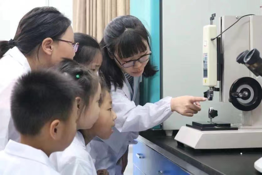 弘扬科学家精神，助力青少年成长——许昌学院学生化身科普志愿者，助力青少年成长