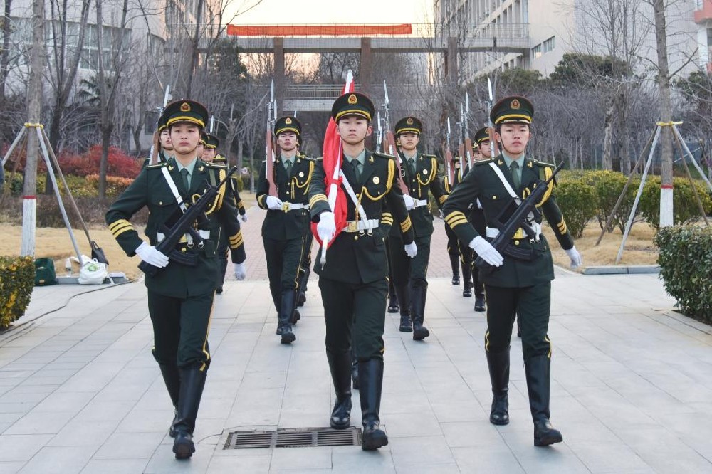 河南职业技术学院举行2025年春季学期升旗仪式暨开学思政第一课活动