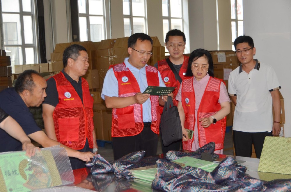 南阳师范学院赴福林堂（南阳）药业开展“劳模工匠助企行”活动