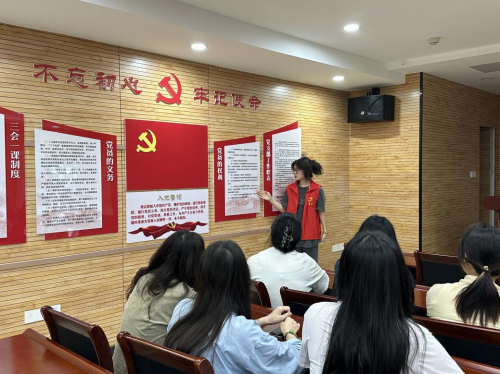 武汉学院学子赴军运村三下乡：多维服务绘就青春担当