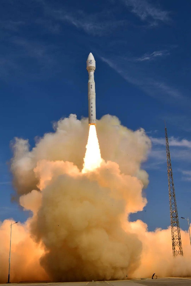 河南理工二号卫星发射成功