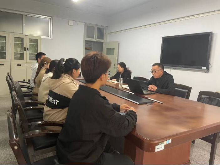 河南物流职业学院党委书记朱红恒赴郑州校区接待师生、督导校园建设工作