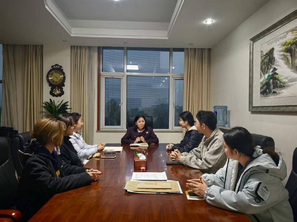 温馨对话助力学生成长——河南经贸职业学院校长成光琳开展思政工作室座谈会