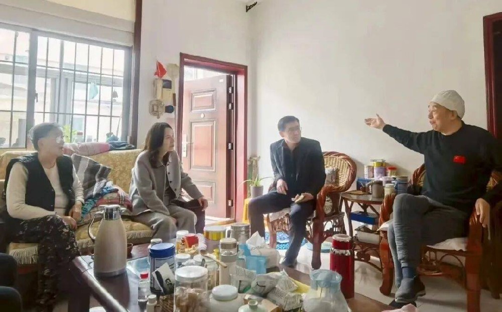 岁寒情暖 桑榆非晚|濮阳医专开展2026年春节走访慰问退休老干部活动