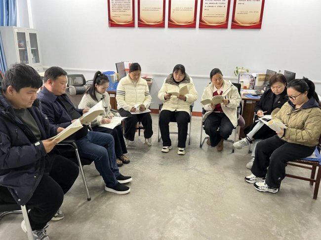 鹤壁能源化工职业学院马克思主义学院召开2026年春季学期“开学第一课”集体备课会