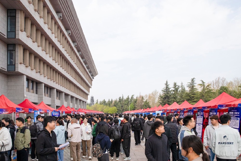 河南科技大学2026届毕业生春季双选会成功举办