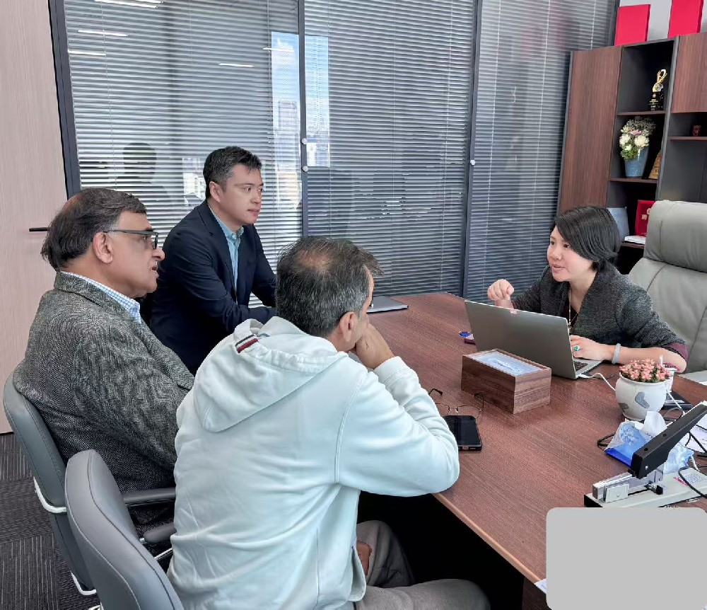 专业赢得信赖，国际客户到访北京安卓律师事务所